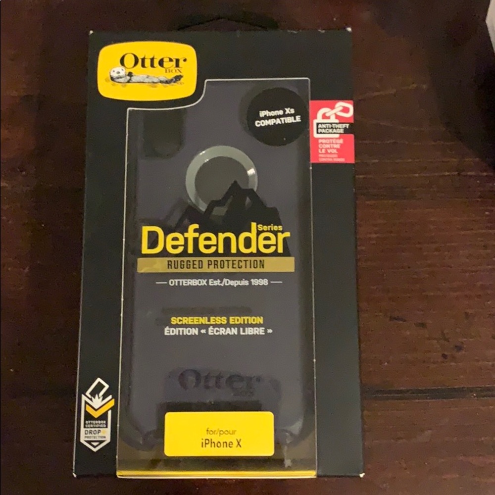 iPhone X, XS Otterbox Defender case